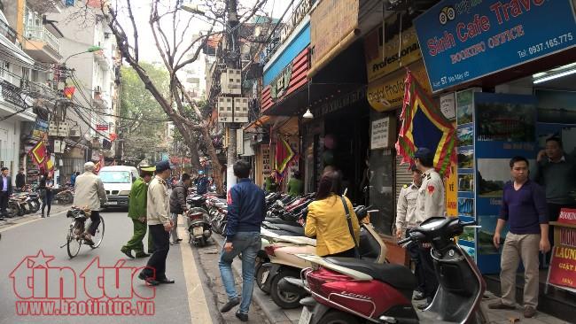 Hà Nội đồng loạt ra quân lập lại trật tự vỉa hè ảnh 7